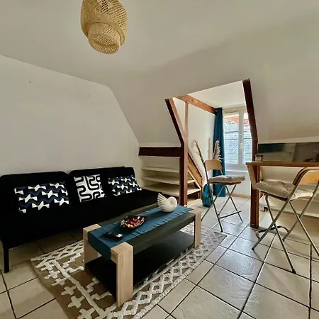 T2-sous Les Toits De Caen-rue Demolombe * Caen